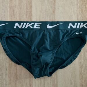 Nike L brief